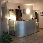 מלון Les Balcons Du Velay