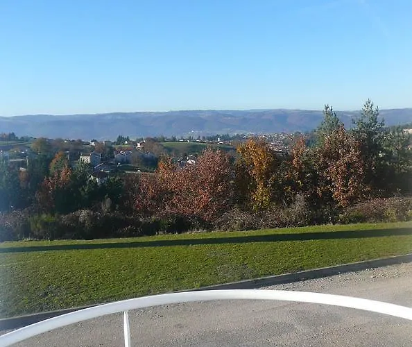 Les Balcons Du Velay Отель