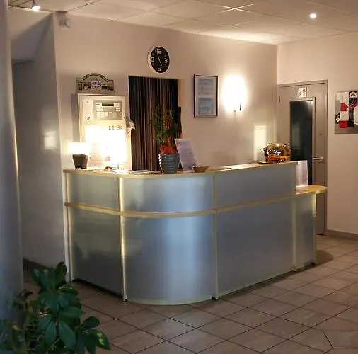 Отель Les Balcons Du Velay